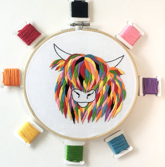 Cinnamon Stitching - Highland Cow Embroidery Kit
